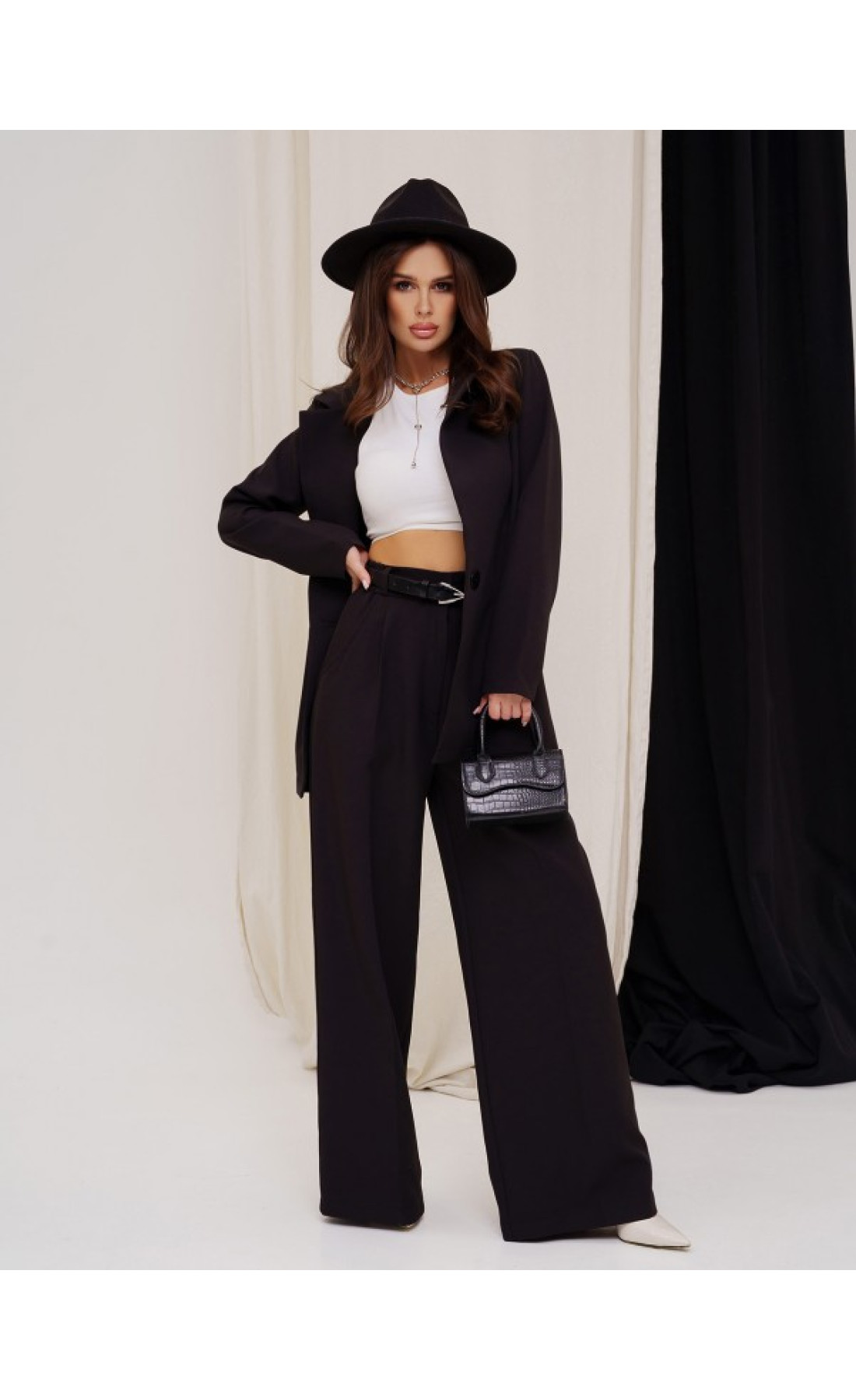 Жіночий костюм Issp