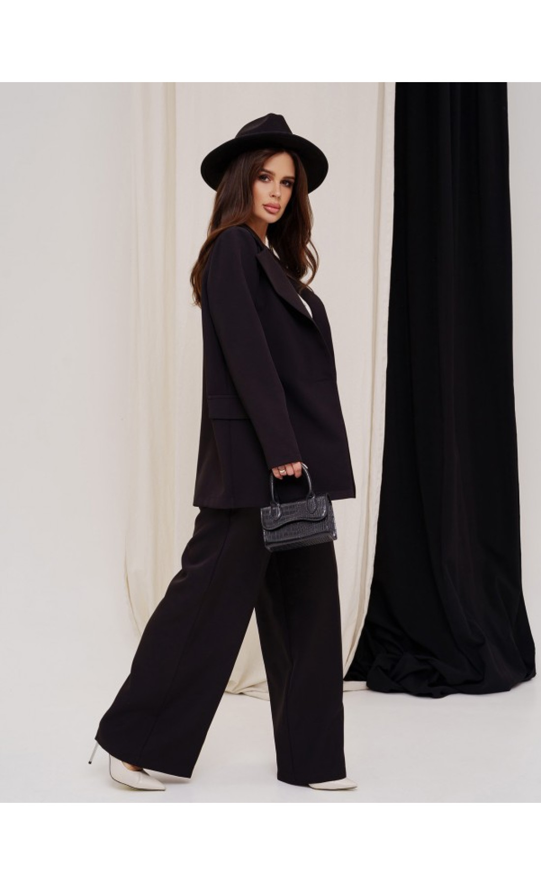 Жіночий костюм Issp