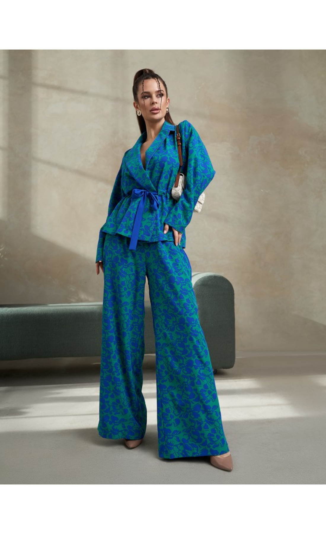 Жіночий костюм Issp