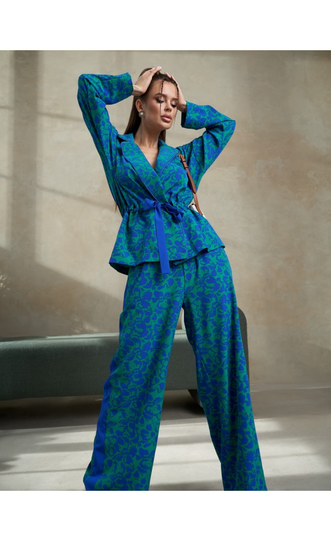 Жіночий костюм Issp