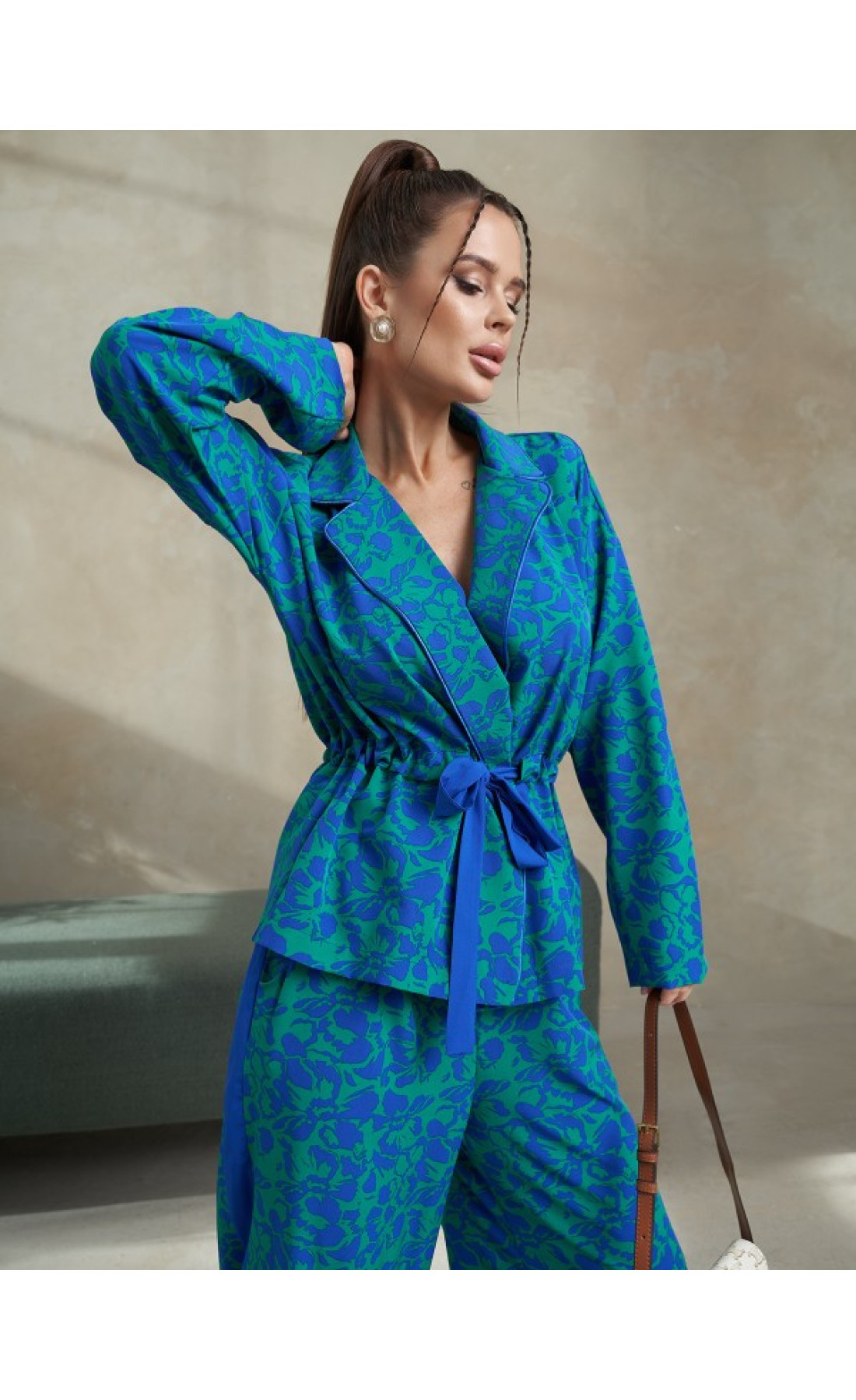 Жіночий костюм Issp