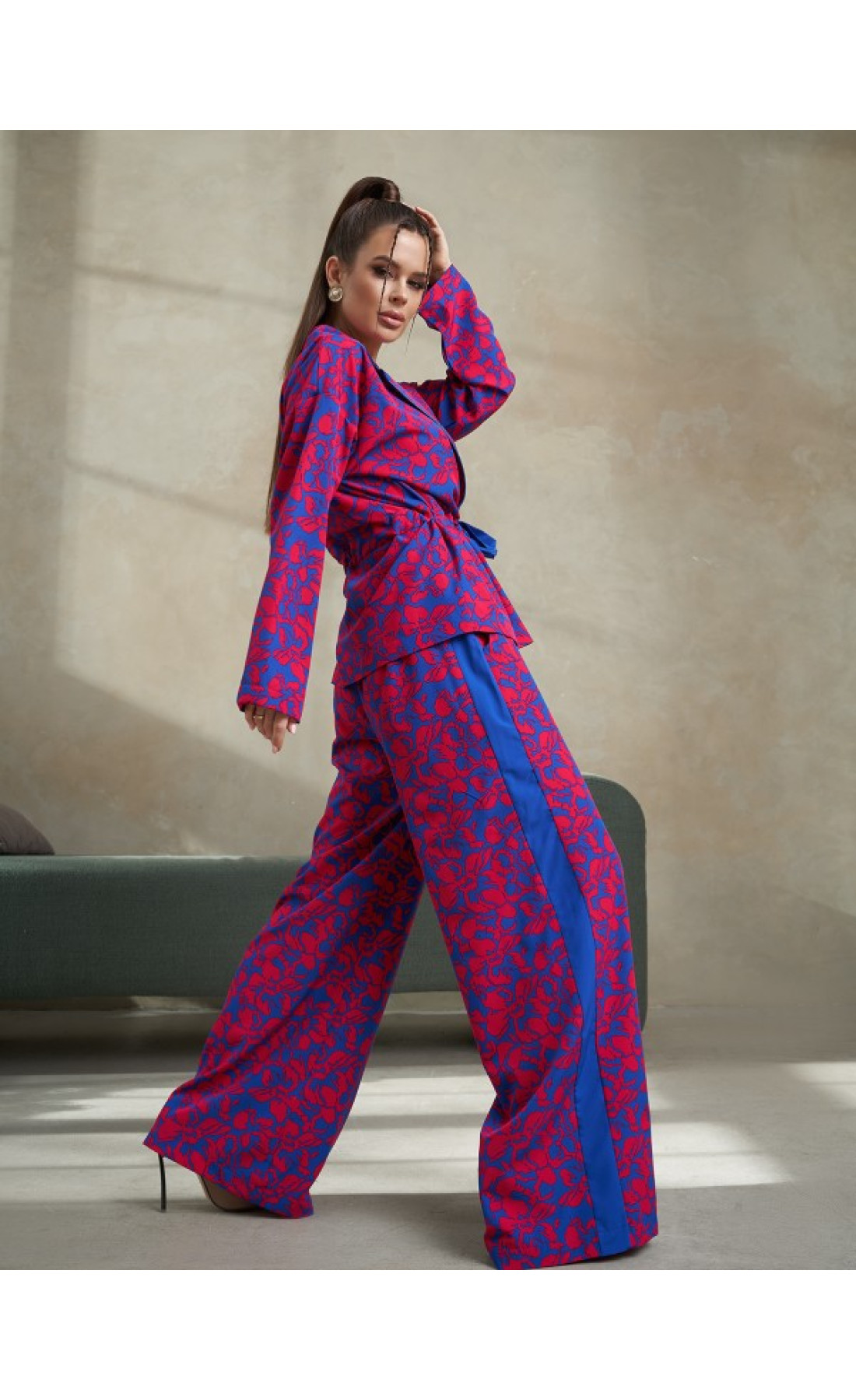 Жіночий костюм Issp