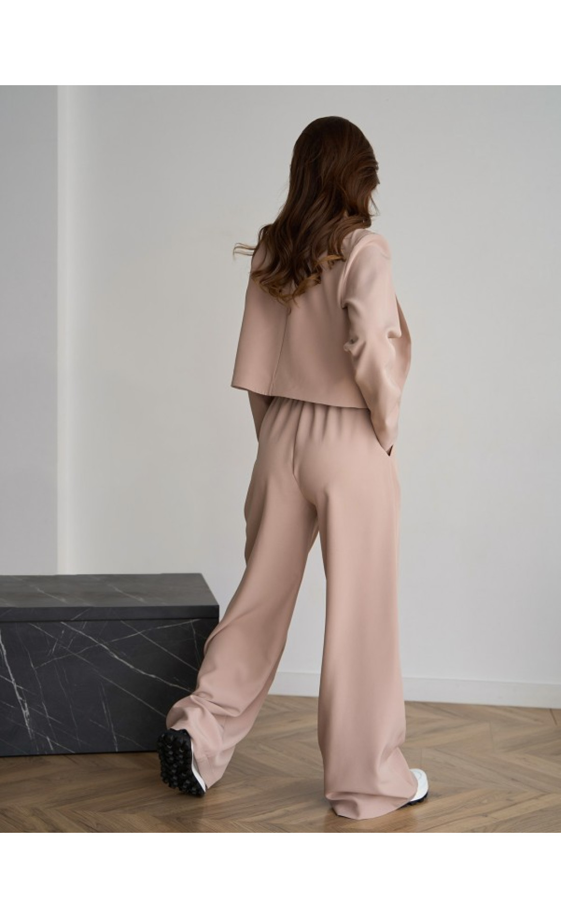 Жіночий костюм Issp