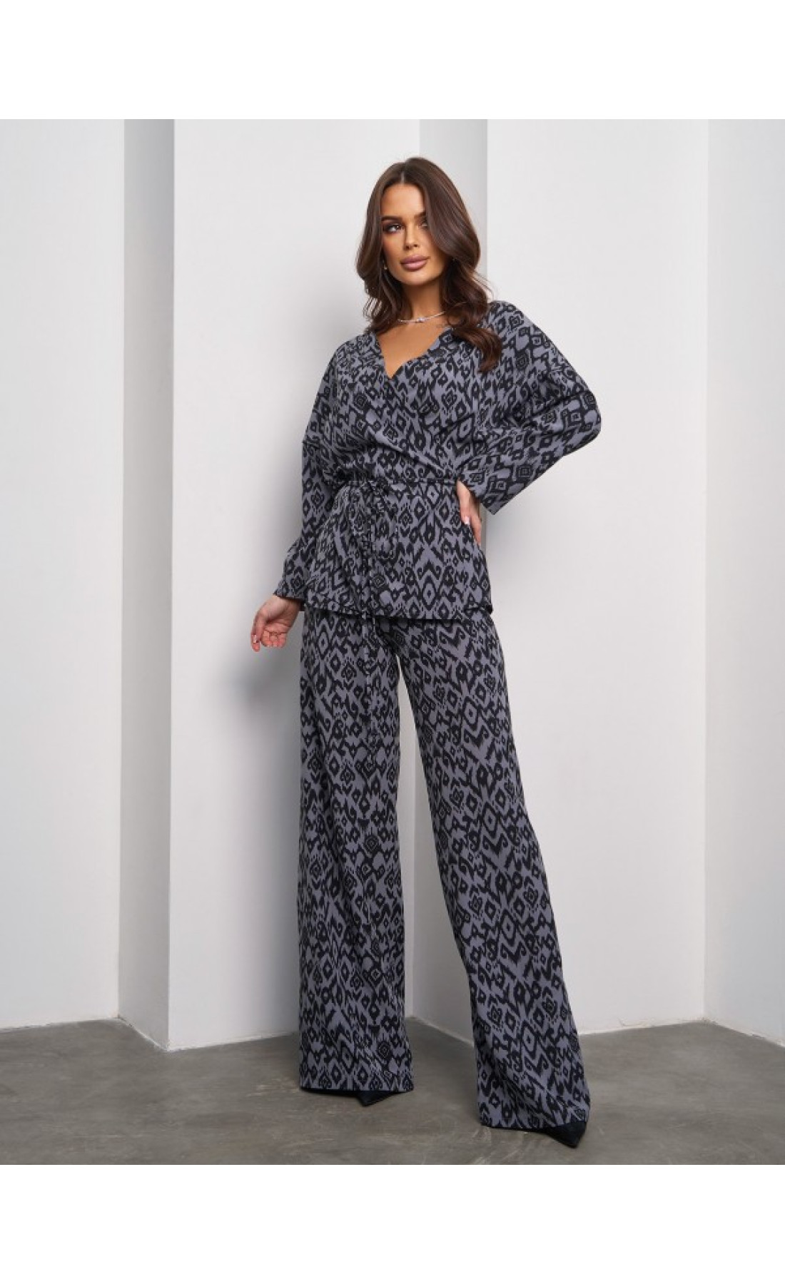 Жіночий костюм Issp