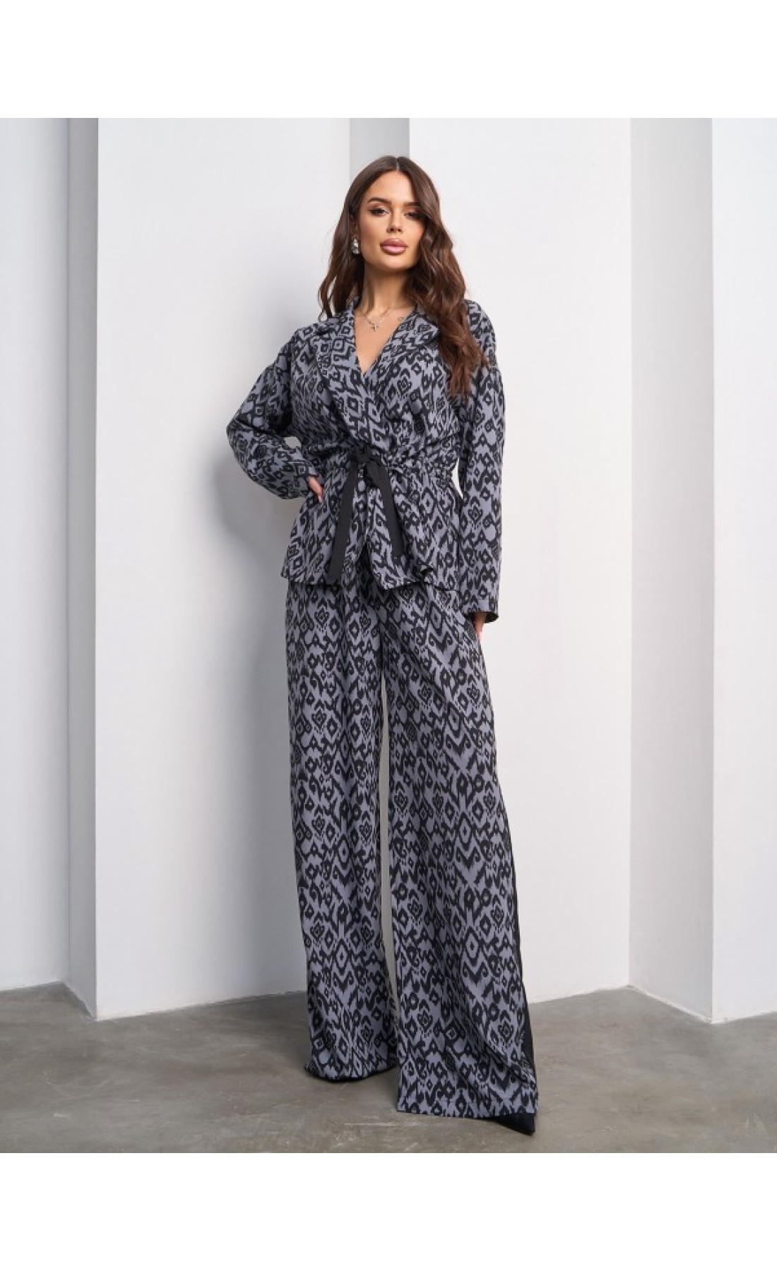 Жіночий костюм Issp