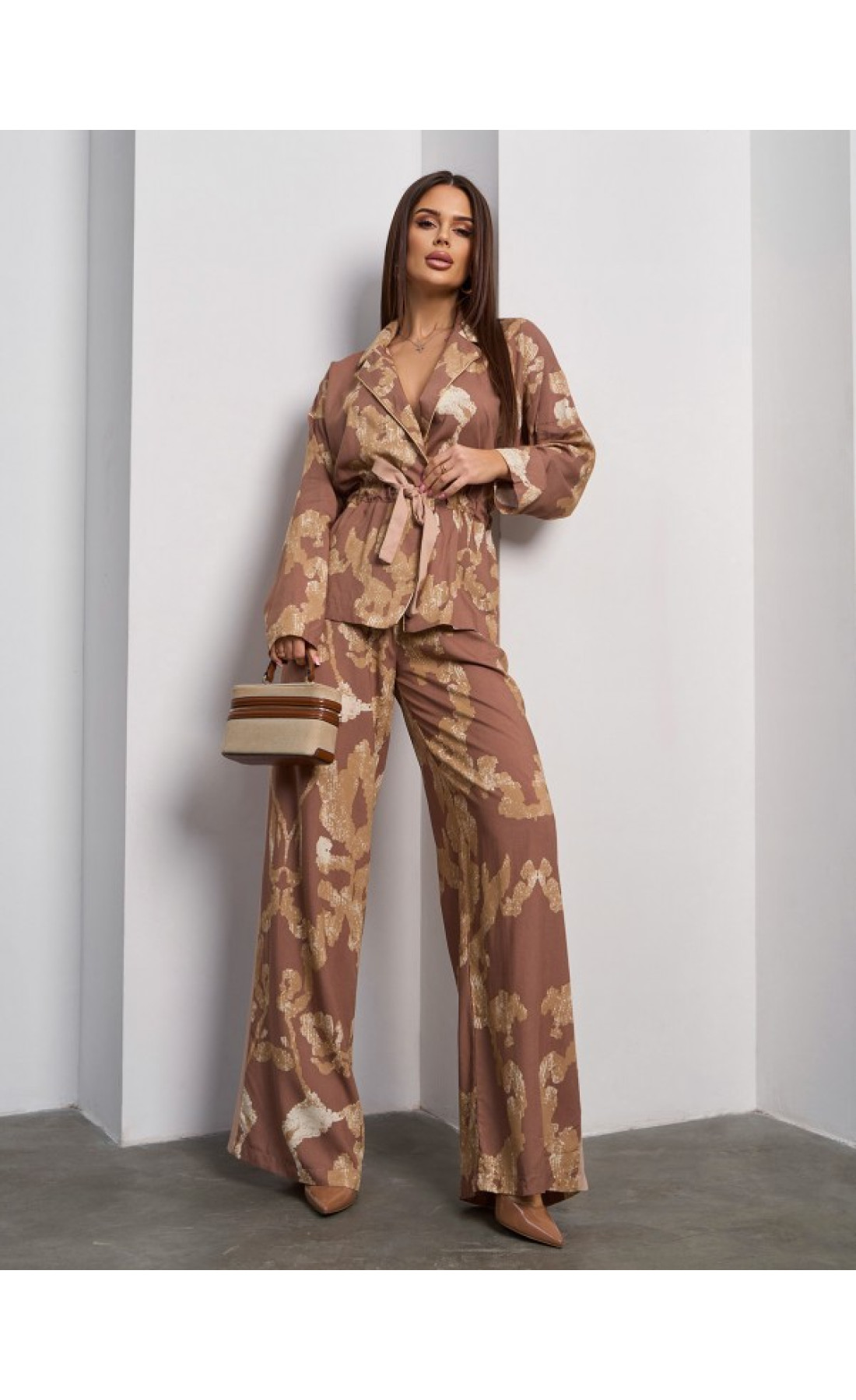 Жіночий костюм Issp