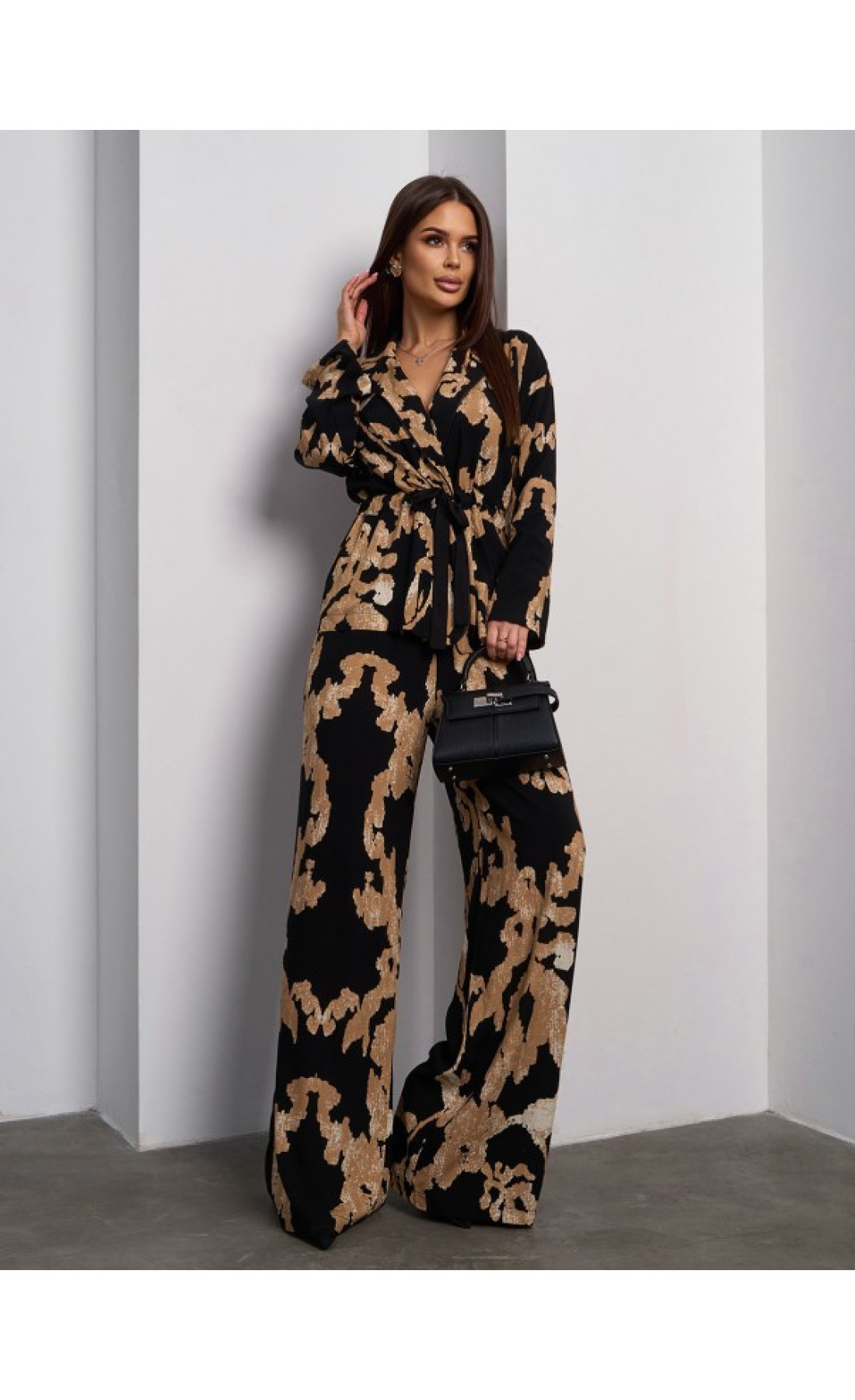 Жіночий костюм Issp