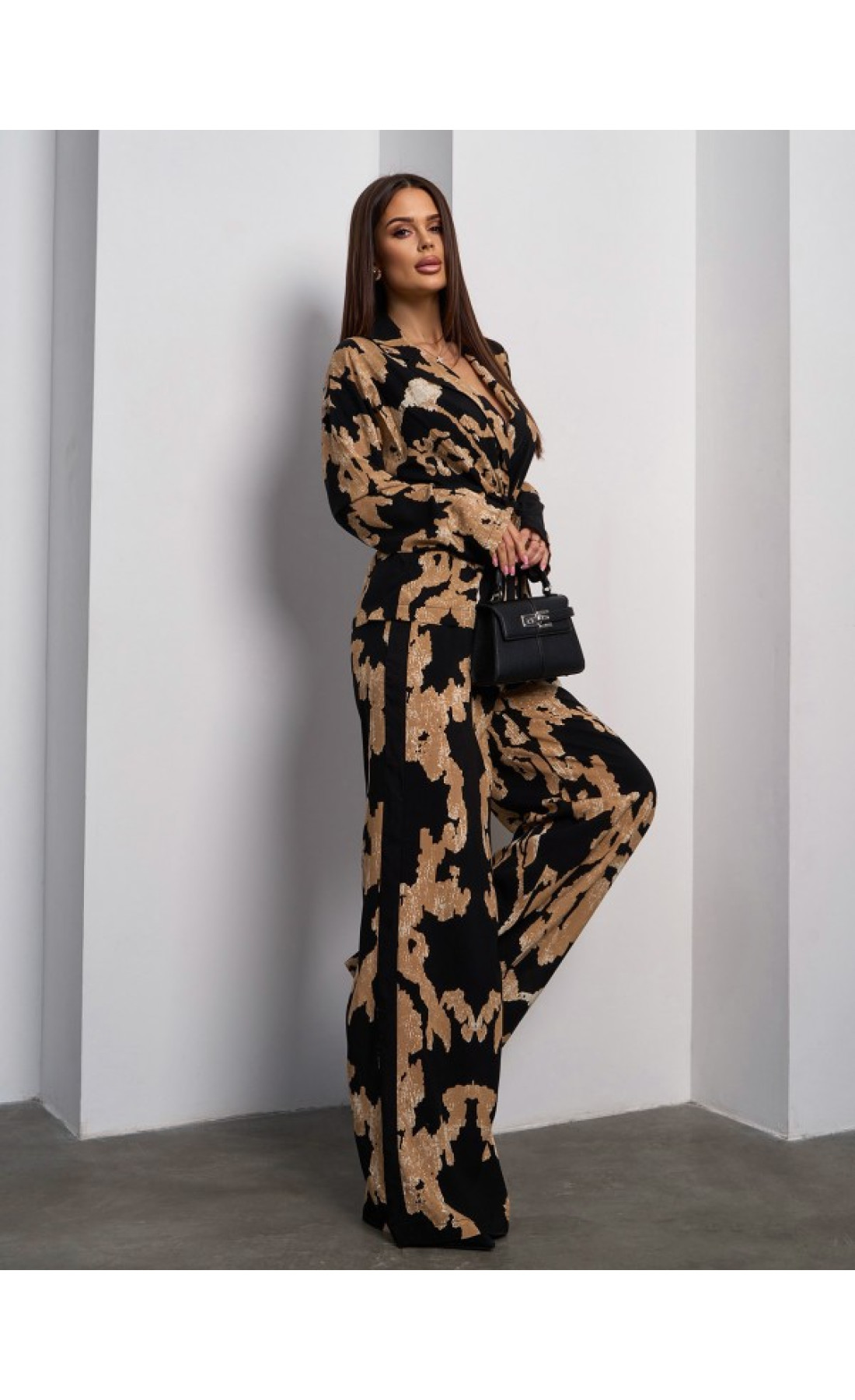 Жіночий костюм Issp