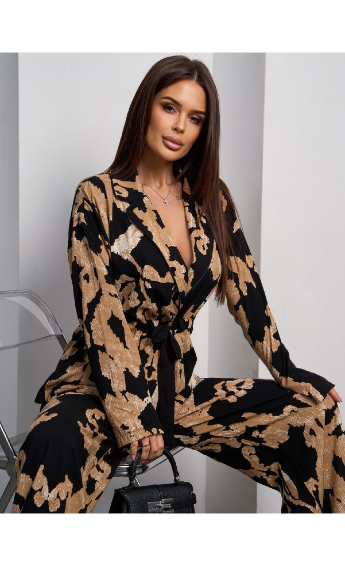 Жіночий костюм Issp