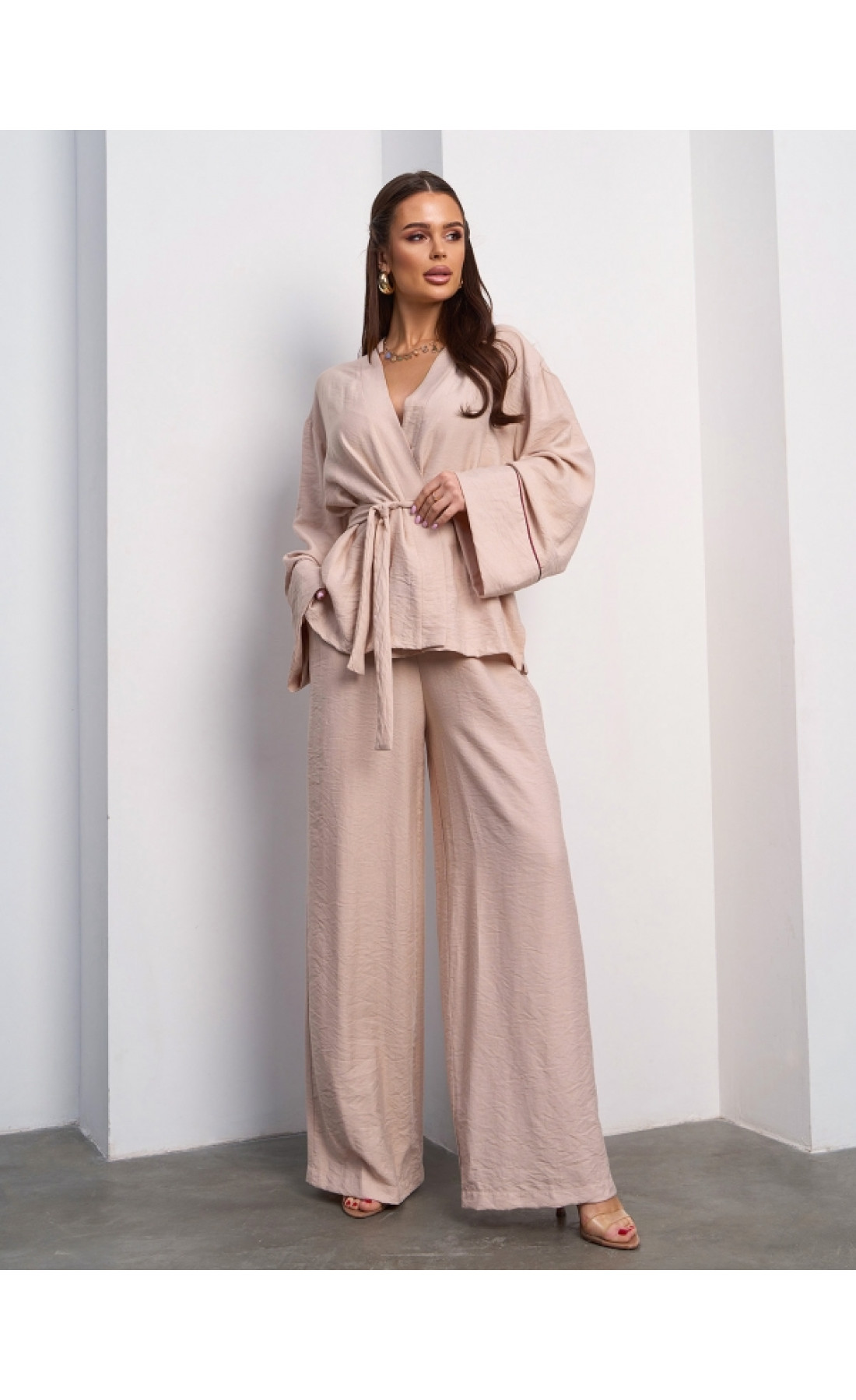 Жіночий костюм Issp