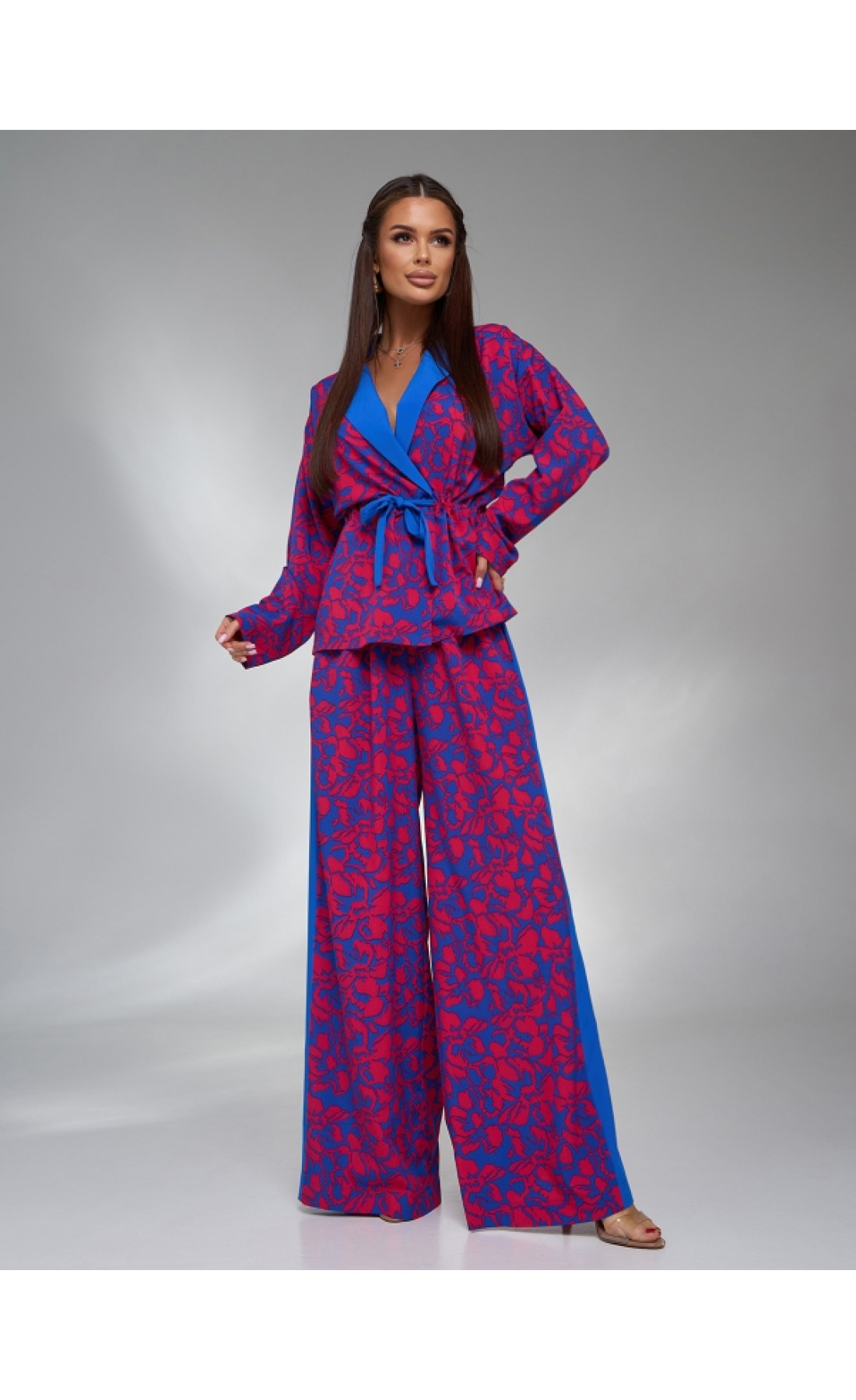 Жіночий костюм Issp