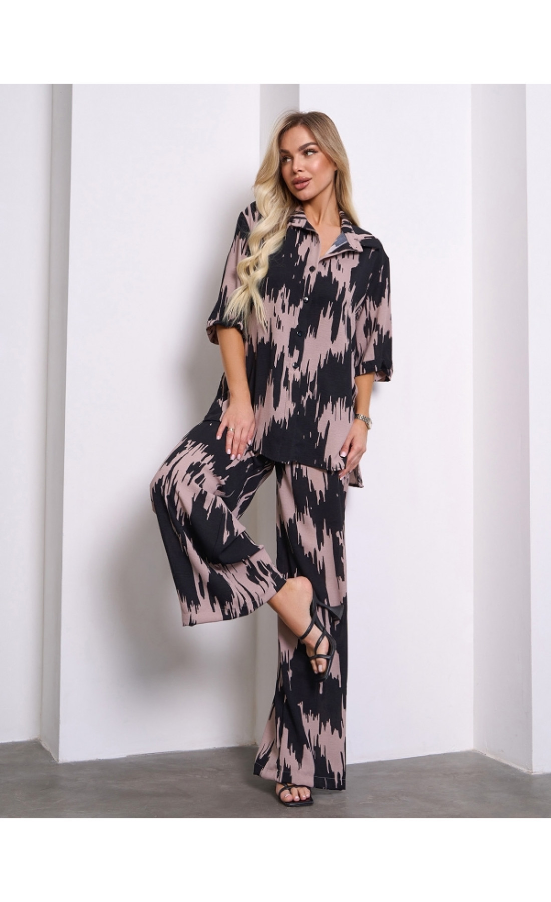 Жіночий костюм Issp