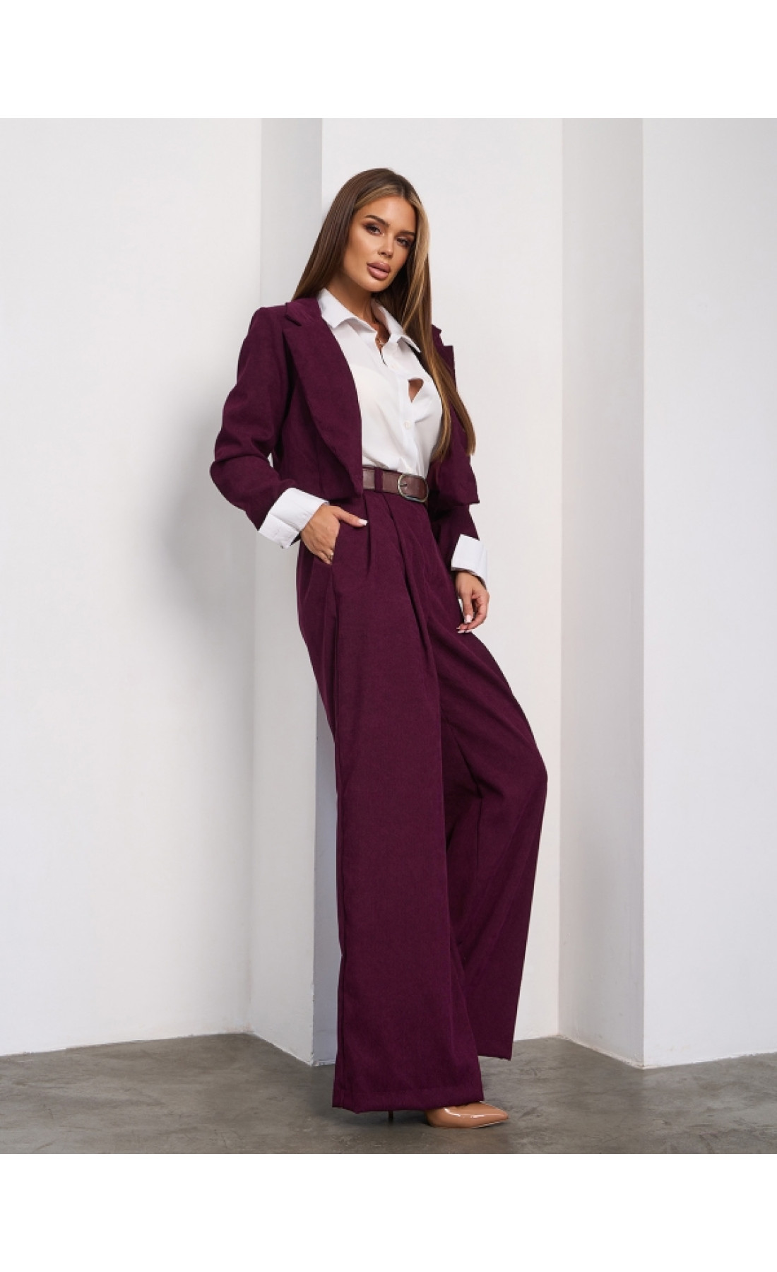 Жіночий костюм Issp