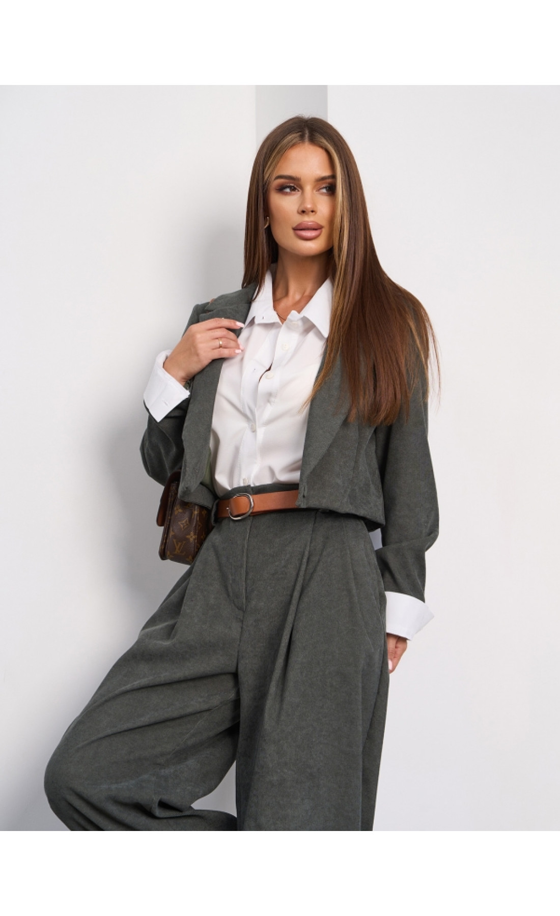 Жіночий костюм Issp